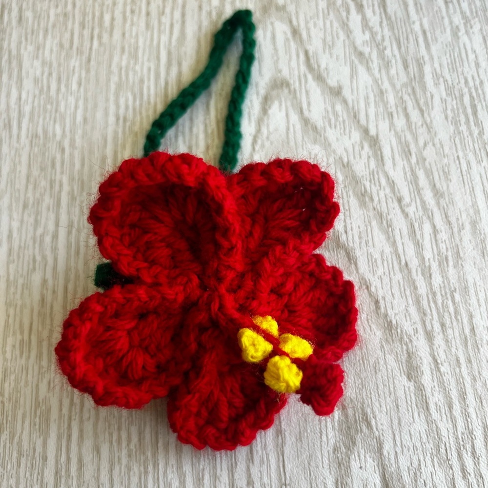 Hand Crocheted Red Hibiscus Flower Bag Charm/Keychain! - Picture 13 of 14
